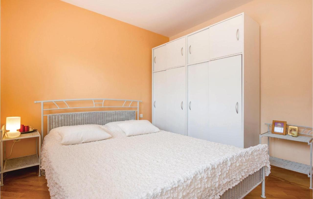 1 Bedroom Amazing Apartment In Риека Экстерьер фото